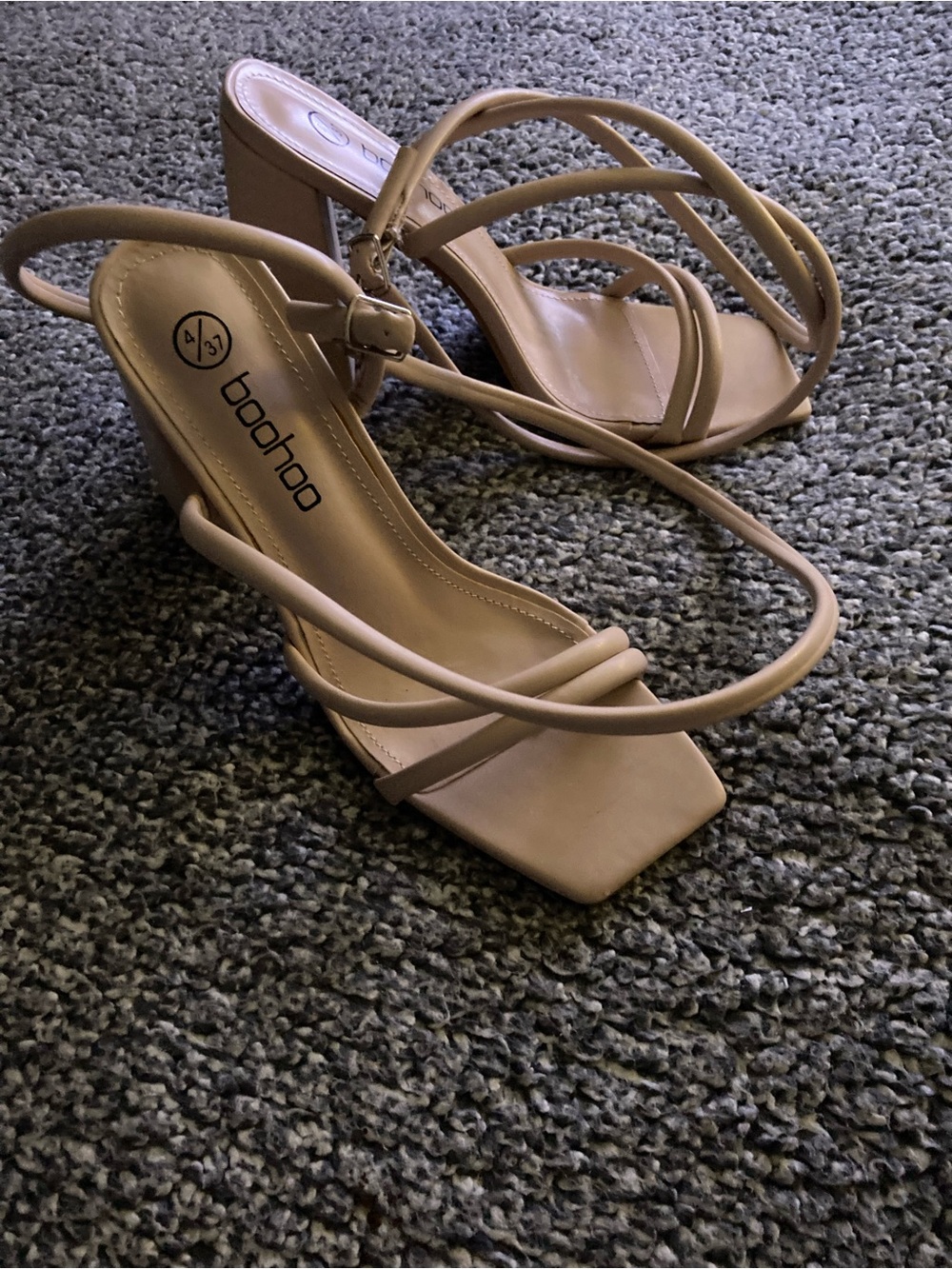 Boohoo Tan Strappy Square-Toe Block Heel Sandals